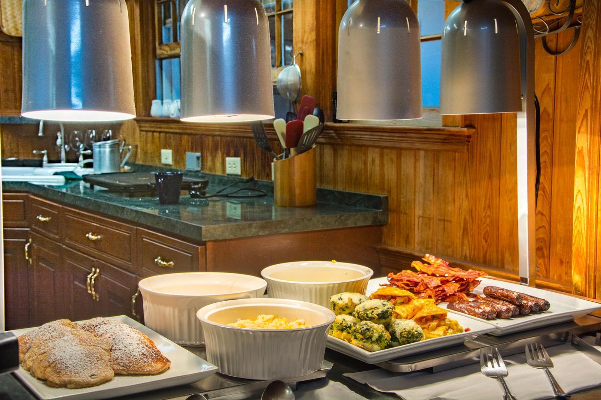The Castle Bed And Breakfast Ocracoke Buitenkant foto