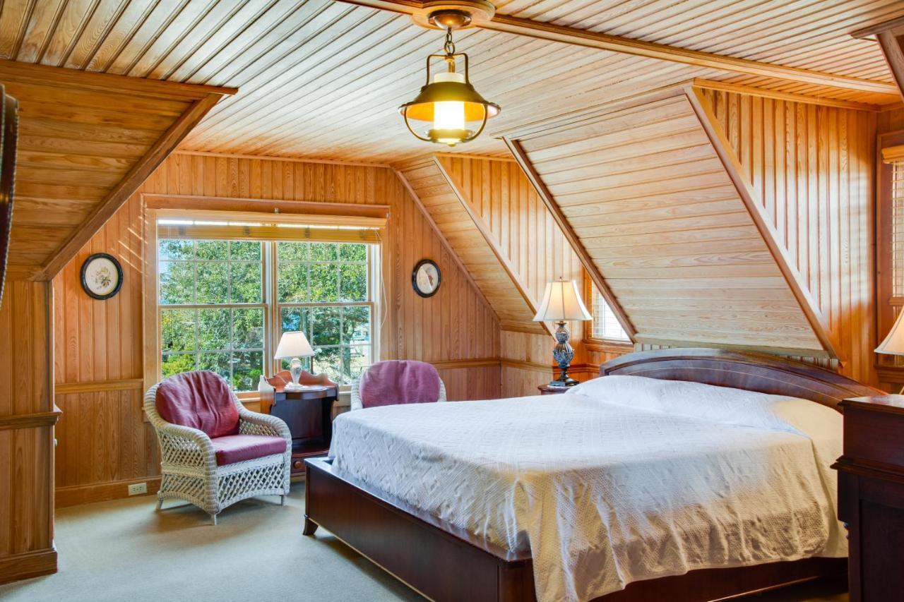 The Castle Bed And Breakfast Ocracoke Buitenkant foto