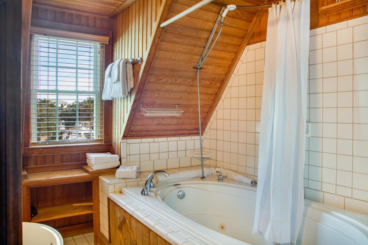 The Castle Bed And Breakfast Ocracoke Buitenkant foto