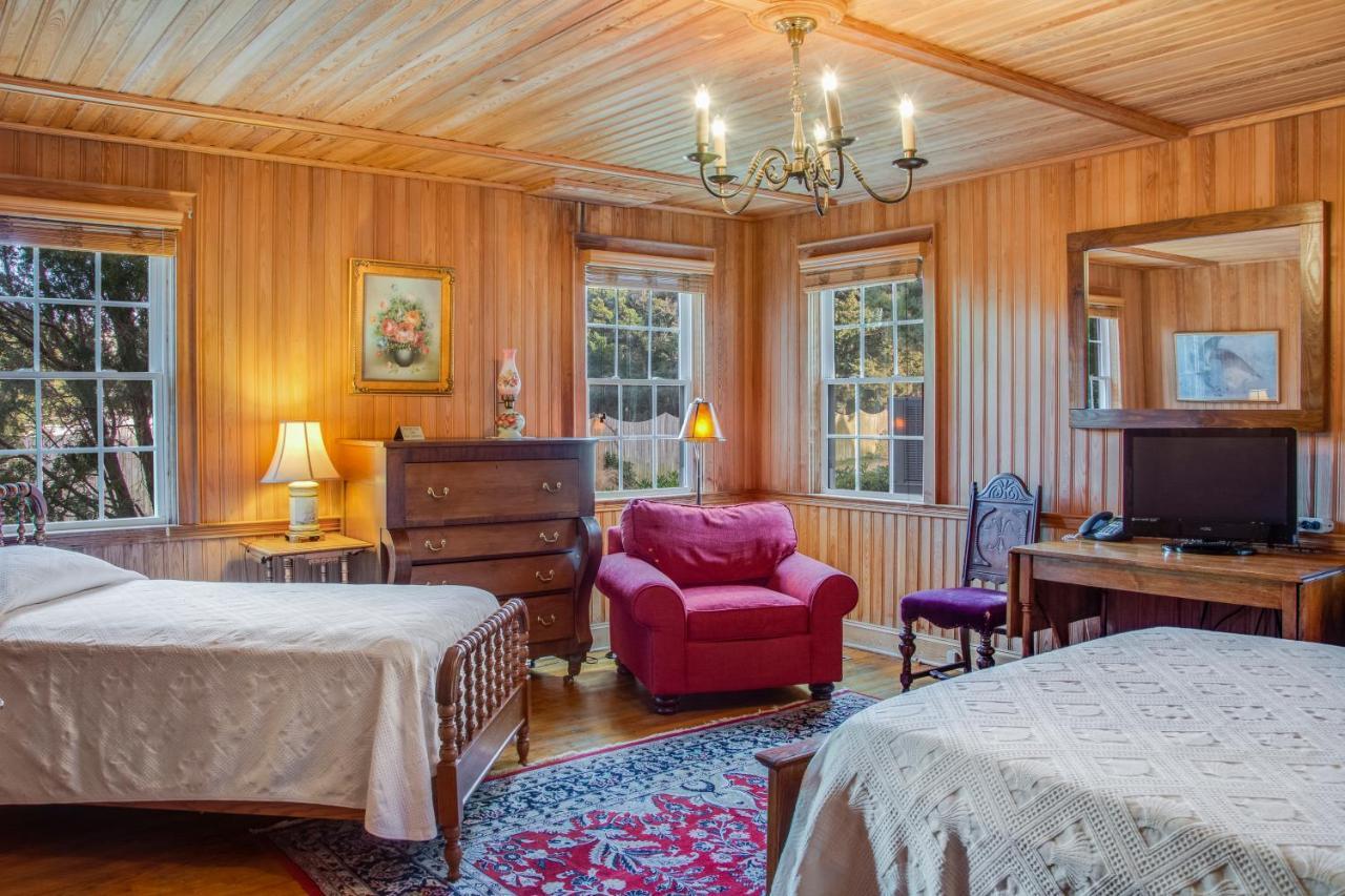 The Castle Bed And Breakfast Ocracoke Buitenkant foto