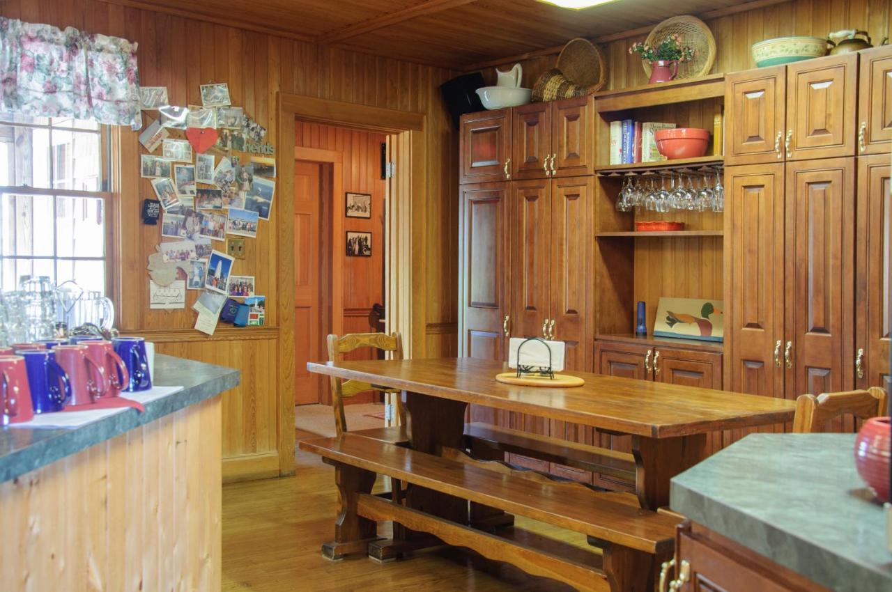 The Castle Bed And Breakfast Ocracoke Buitenkant foto